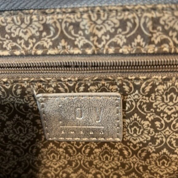 Joy Susan Silver Faux Leather Crossbody Bag With Adjustable Strap - Picture 7 of 9